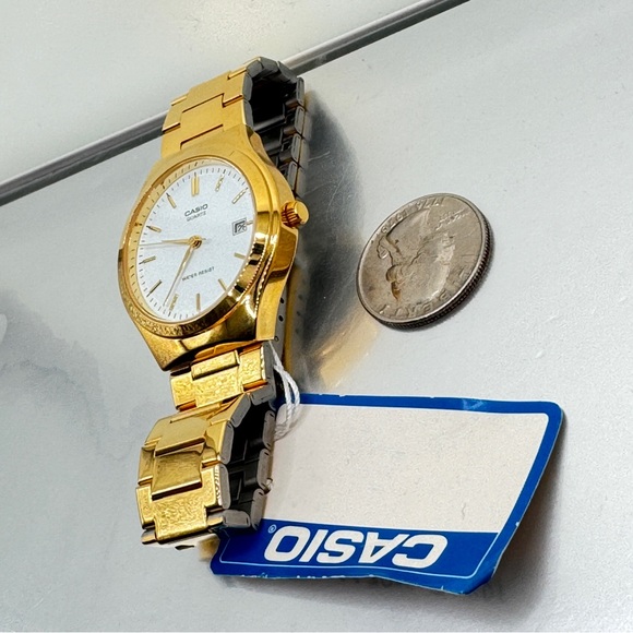 Casio Stainless Steel Watch
37mm Case in Diameter
New Battery Inside. - Picture 2 of 9